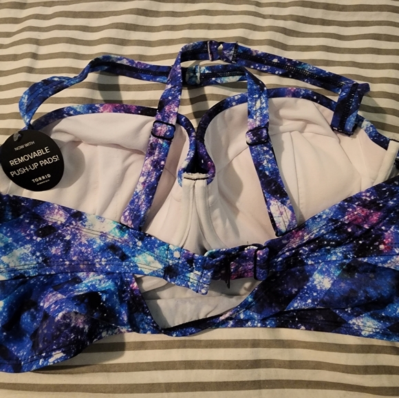 Torrid swimsuit top - Picture 3 of 6